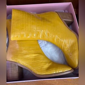 NIB Marigold Intentionally Blank Leather Boots